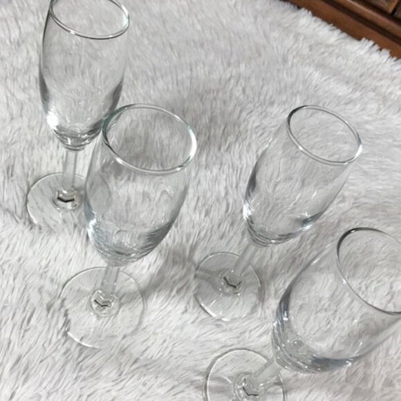 NWOT Set of 4 Premium Glass Faceted Stem Champagne Flutes - Picture 5 of 9